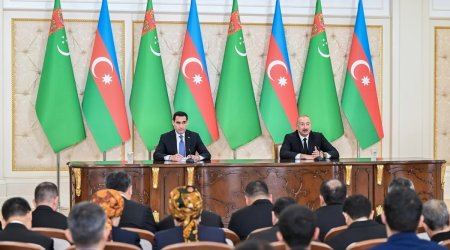 Azərbaycan və Türkmənistan prezidentləri mətbuata bəyanatlarla çıxış ediblər