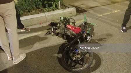 Gəncədə minik avtomobili ilə moped toqquşub, sürücü ölüb