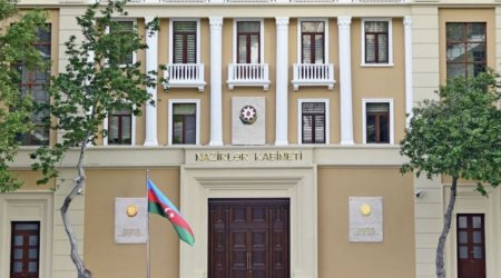 Азербайджан продлил особый карантинный режим до 1 октября