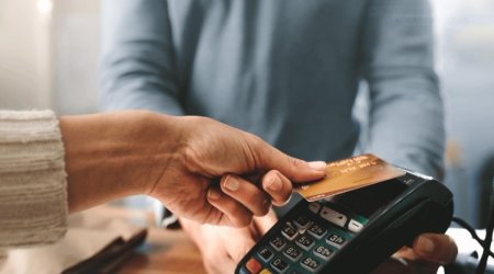 
Azərbaycanda ödəniş kartlarının sayı 12% artıb