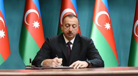 Əliyev hərbi qulluqçuların şəxsi jetonla təmin edilməsi haqqında dəyişikliyi təsdiqləyib