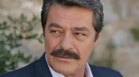 Kadir İnanır vəfat edib