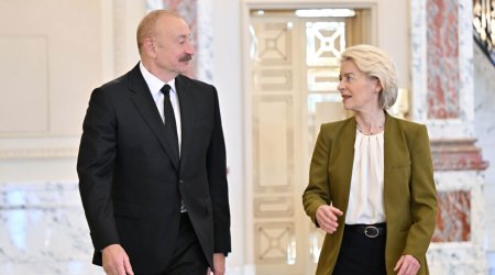 В аккаунтах президента Ильхама Алиева опубликован ролик о визите главы ЕК в Азербайджан