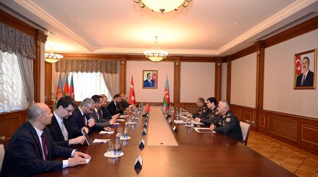 Azərbaycan və Türkiyə müdafiə sənayesi əməkdaşlığını müzakirə edib