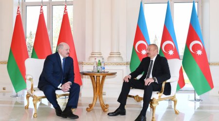 Əliyev Belarusun Müstəqillik Günü münasibətilə Lukaşenkonu təbrik edib