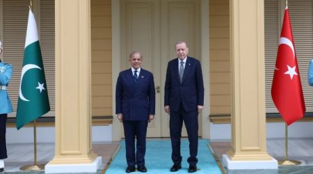 Şahbaz Şərif Türkiyədə səfərdədir