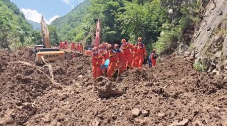 

Çində torpaq sürüşməsi nəticəsində 5 nəfər ölüb, 12 nəfər itkin düşüb
