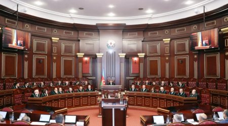 Ali Məhkəmə Plenumu iki qərar qəbul edib