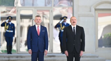 На странице Президента Ильхама Алиева в социальной сети опубликован видеоролик о визите Президента Словакии в Шушу