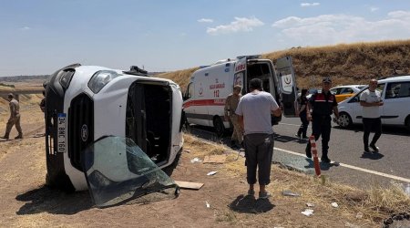 Türkiyədə şagirdləri daşıyan avtobus aşıb, 19 nəfər yaralanıb