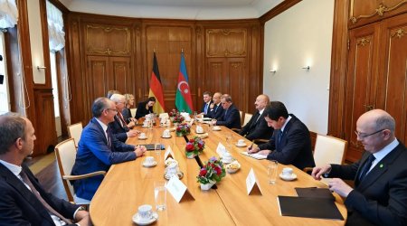 Azərbaycan və Almaniya prezidentlərinin geniş tərkibdə görüşü olub