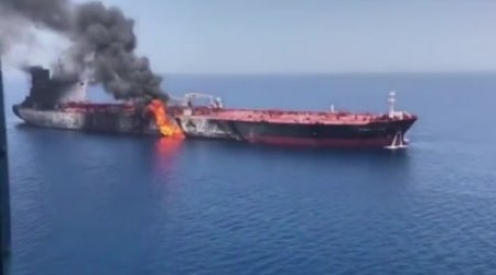 Mehr: США нанесли удар по танкеру в Оманском заливе, погибли два человека
