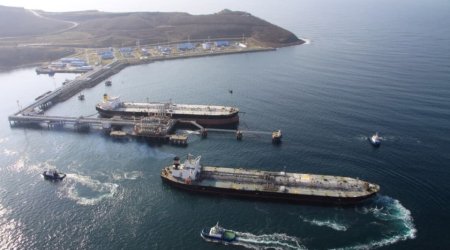 Крупнейший нефтепорт России остановился
