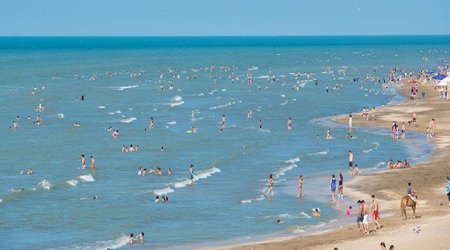 Температура воды на пляжах Абшерона завтра достигнет 30&deg;
