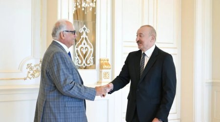 Azerbaijan&rsquo;s Aliyev receives United World Wrestling president