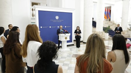 Paşinyan: Aİİ faktiki olaraq iflic vəziyyətindədir