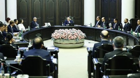 Ermənistanın yeni hökuməti ilk iclasını keçirib
