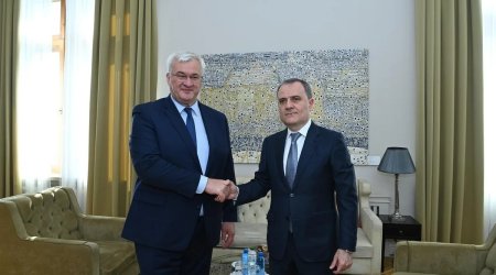 
Ceyhun Bayramov və Andrey Sibiqa Kiyevdə danışıqlar aparırlar