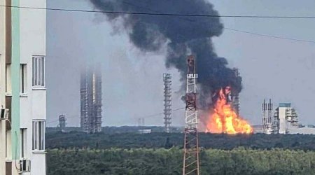 После атаки беспилотника остановился крупнейший в России нефтехимический комплекс
