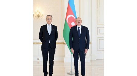 
Prezident İlham Əliyev Almaniyanın yeni səfirinin etimadnaməsini qəbul edib