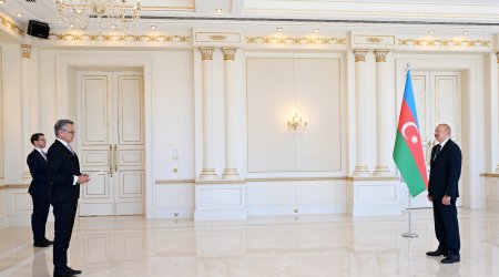 President Ilham Aliyev accepts credentials of new German Ambassador Dirk Lölken