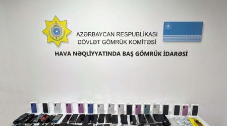Azərbaycan gömrükçüləri 17 ədəd mobil telefon aşkar edib
