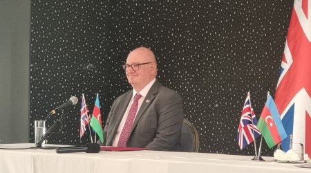 Britaniya səfiri Azərbaycan Ermənistan münasibətlərindən danışıb