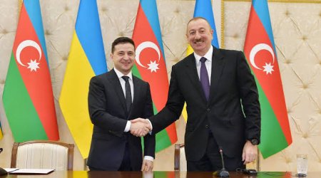 İlham Əliyev Zelenskini Ukraynanın müstəqilliyinin 35 illiyi münasibətilə təbrik edib