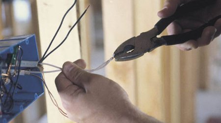Qaradağda 45 yaşlı kişi elektrik cərəyanından ölüb