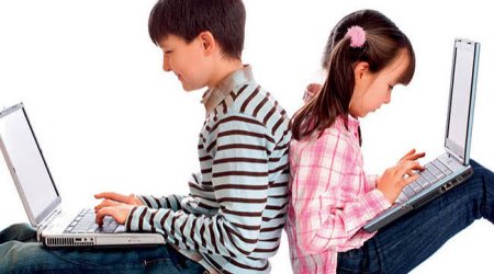 Azərbaycanda internetdən istifadə edən uşaqların sayı azalıb