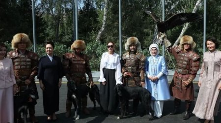 Mehriban Əliyeva Bişkekdə Qırğızıstan mədəniyyəti sərgisində olub