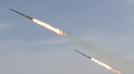 İran BƏƏ və Küveytdəki ABŞ bazalarına zərbə endirib