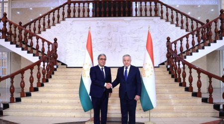 Azərbaycan səfiri etimadnaməsinin surətini Tacikistanın XİN rəhbərinə təqdim edib