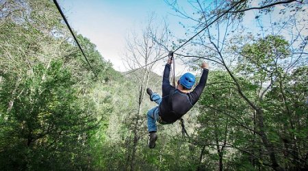 Şəkidə "Zipline" əyləncəsindən istifadə edən iki şəxsin həlak olması ilə bağlı cinayət işi başlanıb