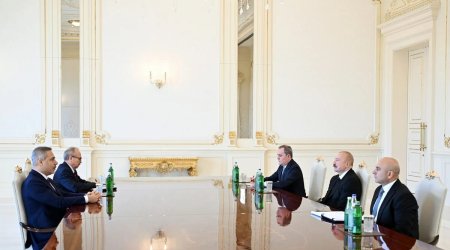 İlham Əliyev Türkiyənin xarici işlər nazirini qəbul edib