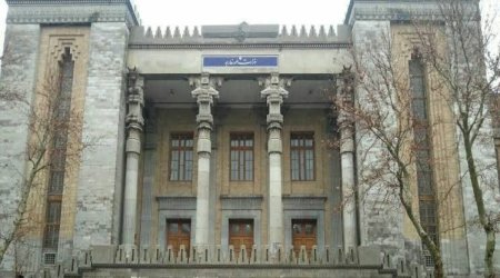 İran İsveç diplomatını ölkədən çıxarır
