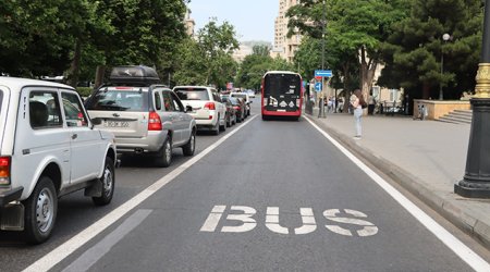 Daha iki küçədə avtobus zolağı salınır