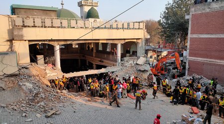 Pakistanda məscid yaxınlığında törədilən hücumda ölənlərin sayı 31-ə çatıb
