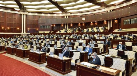 Milli Məclisdə Azərbaycan dilinin xarici ölkələrdə vəziyyəti ilə bağlı ictimai dinləmə keçiriləcək