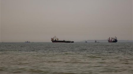 Hörmüz boğazı yaxınlığında növbəti tanker hücuma məruz qalıb