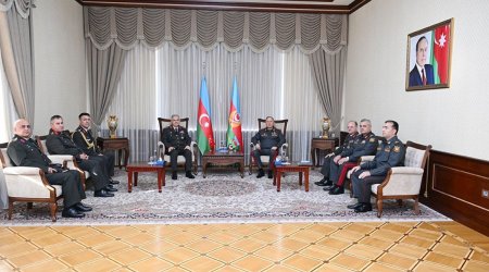 
Baş Qərargah rəisi Türkiyə nümayəndə heyəti ilə görüşüb