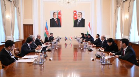 
Bakıda Azərbaycan və Tacikistan Baş nazirlərinin görüşü olub