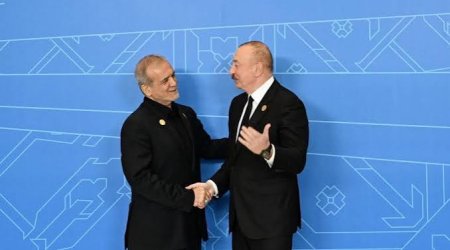 İlham Əliyev Məsud Pezeşkiana zəng edib
