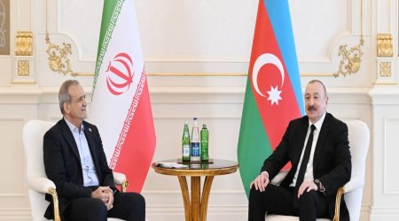 Президент Ильхам Алиев позвонил Масуду Пезешкиану