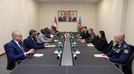 Azərbaycan və Sudan arasında hərbi-texniki əməkdaşlıq məsələləri müzakirə edilib