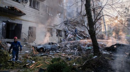 

Zelenski: Rusiyanın gecə hücumunun əsas hədəfi Kiyevin enerji infrastrukturu olub
