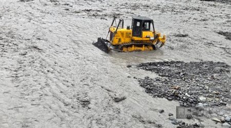 В Загатале из-за угрозы паводков к четырем рекам направили тяжелую технику