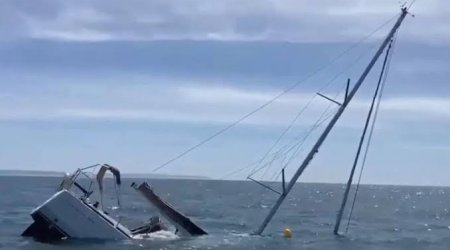 В водах Нигерии затонуло судно с десятками людей на борту
