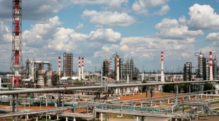 После атаки остановился волгоградский НПЗ