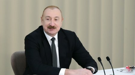 İlham Əliyev Türkmənbaşıda tədbirdə iştirak edir